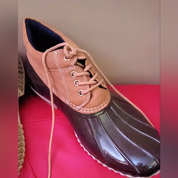 NWOT Tommy Hilfiger rain duck boot - Picture 3 of 3